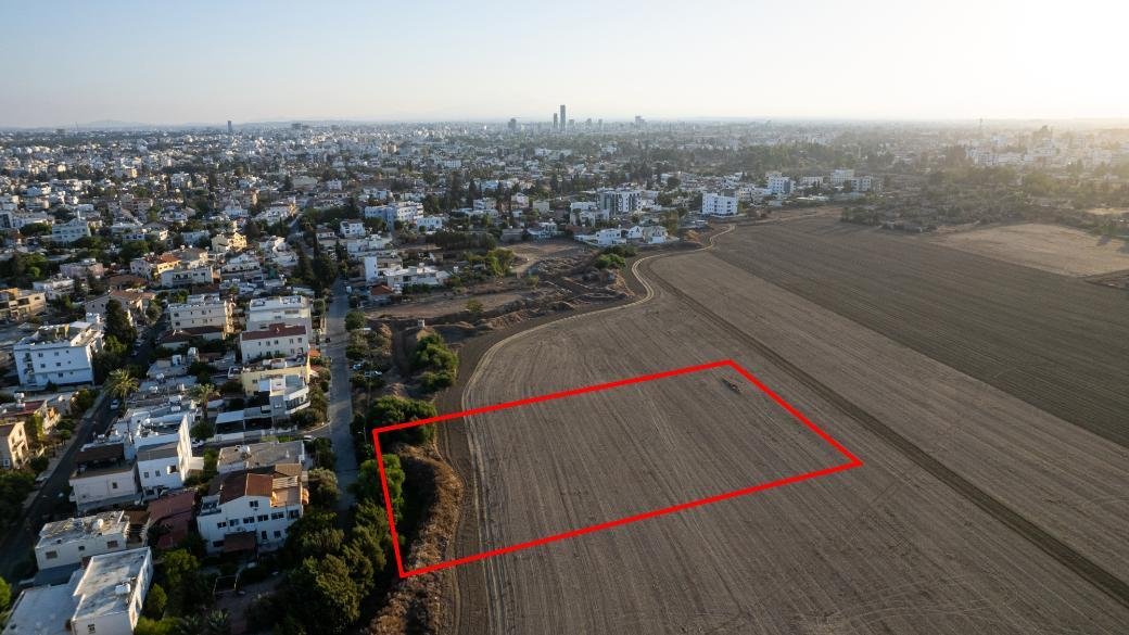 Residential field in Kaimakli, Nicosia photo 2