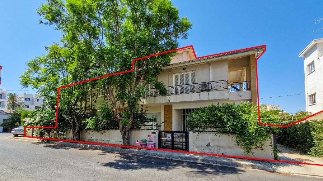 Residential building in Agios Dometios, Nicosia photo 1