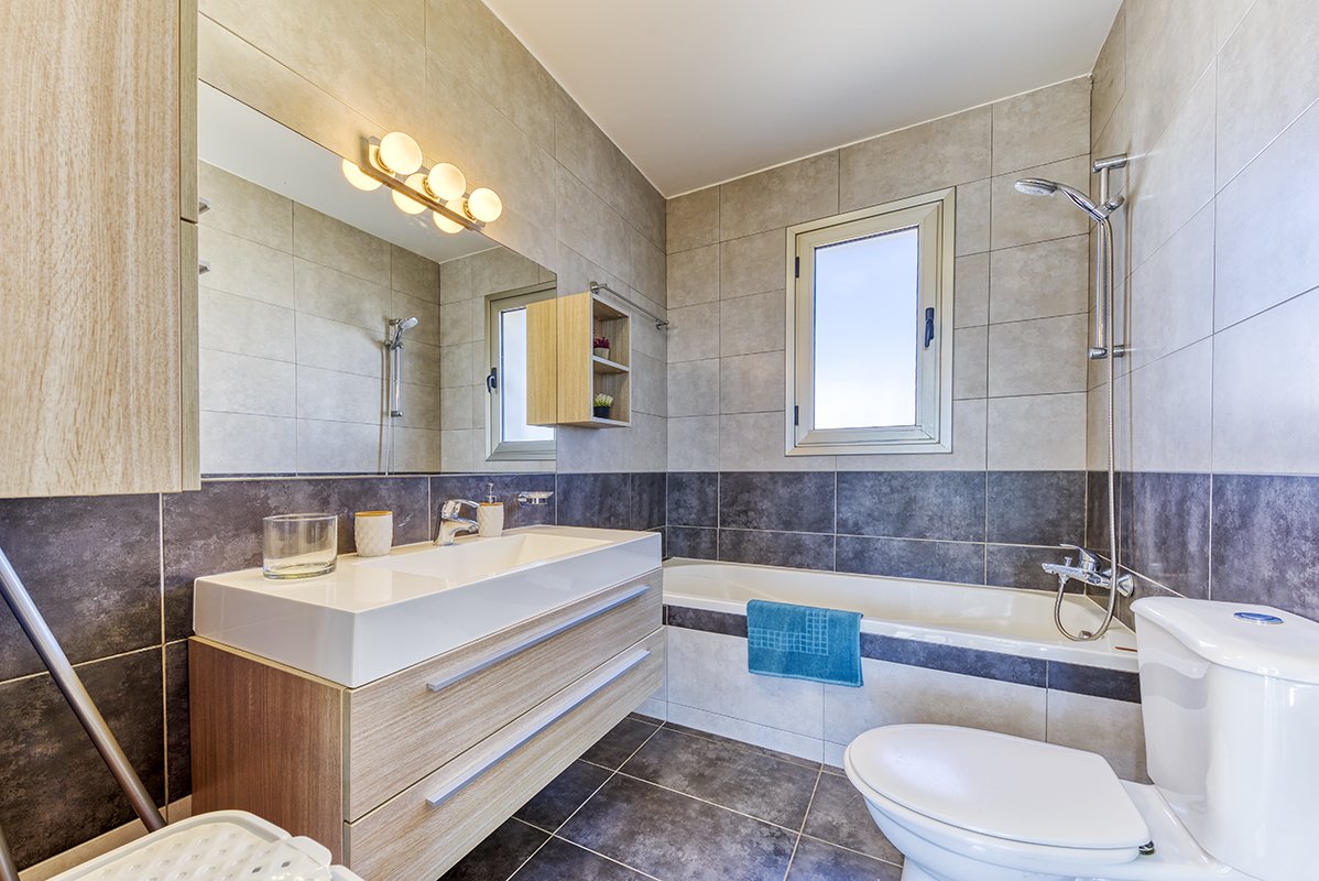 2 BR Apartment in Mesa Geitonia, Limassol photo 11