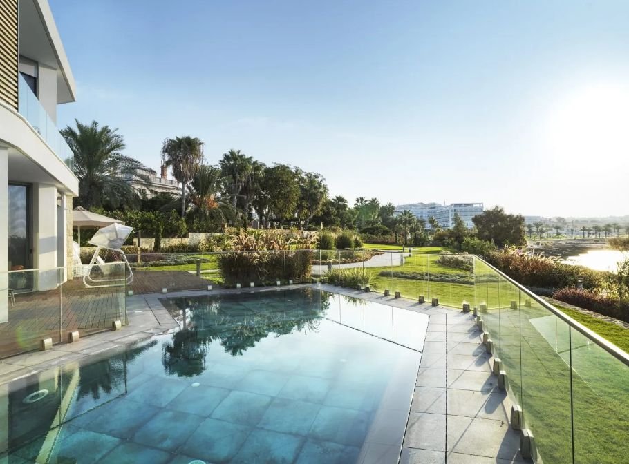 4 BR Villa in Chloraka photo 5