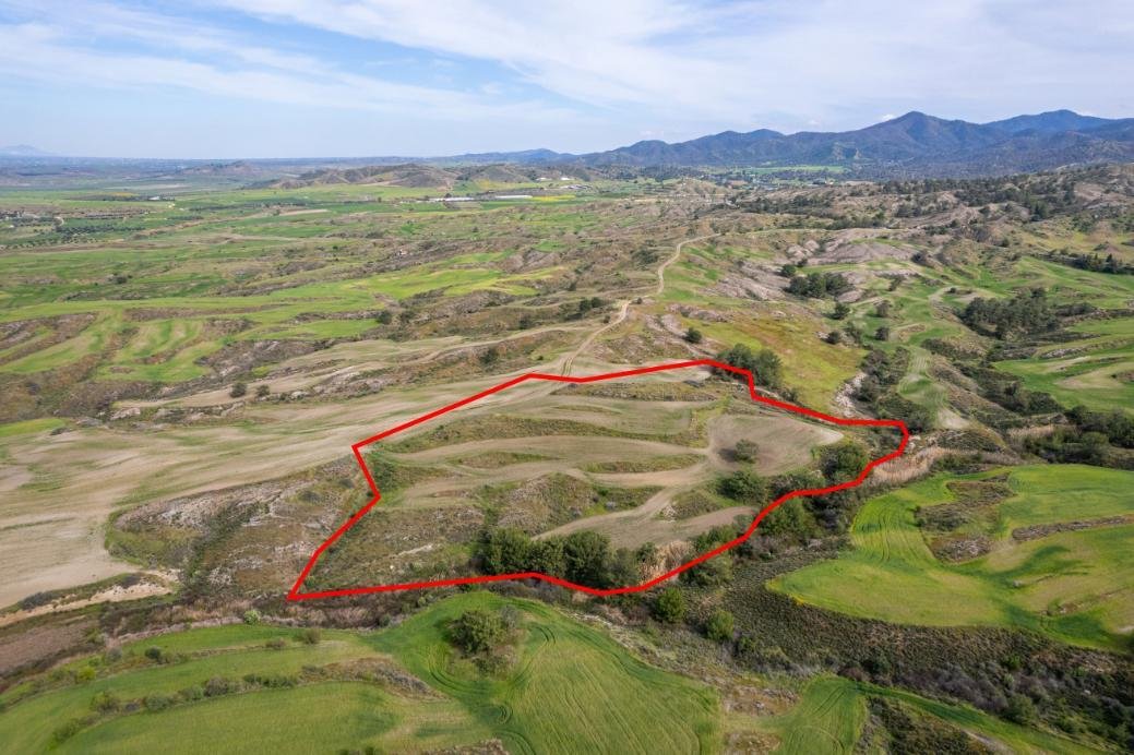 Agricultural field in Linou, Nicosia photo 4