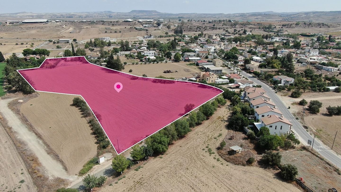 (Share) Field in Potamia, Nicosia photo 4