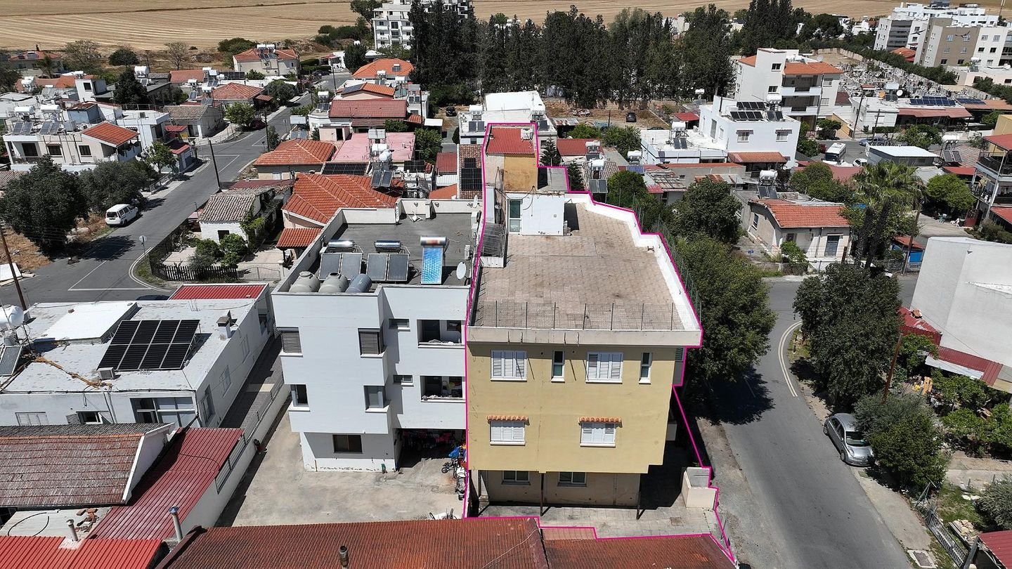 Three-storey building, located in Kaimakli, Nicosia photo 3