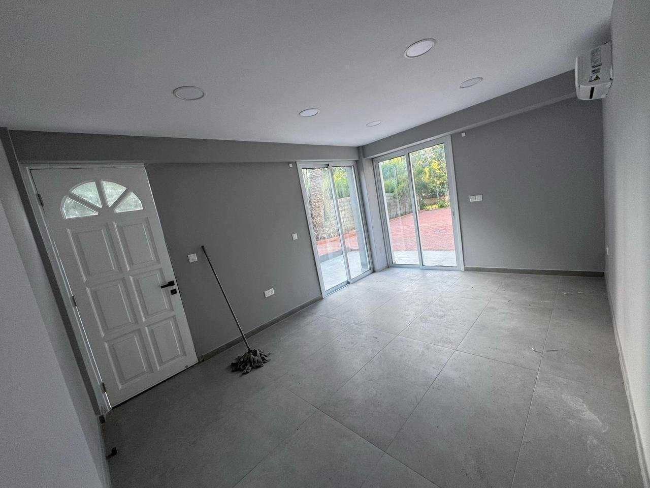 Fully renovated Office in Agios Georgios, Limassol photo 14