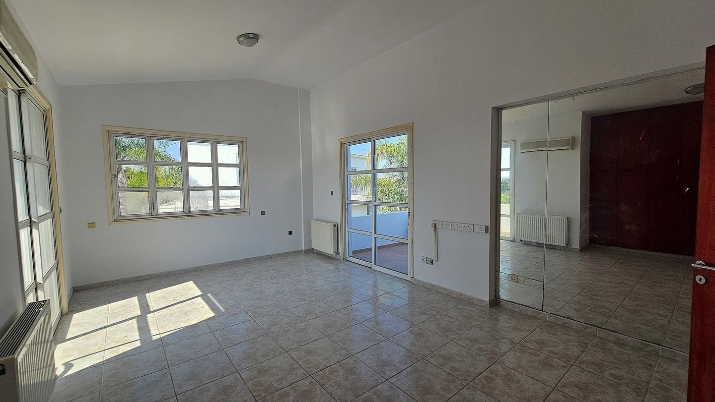 Semi-Detached 4-Bedroom House in Pano Deftera, Nicosia photo 28