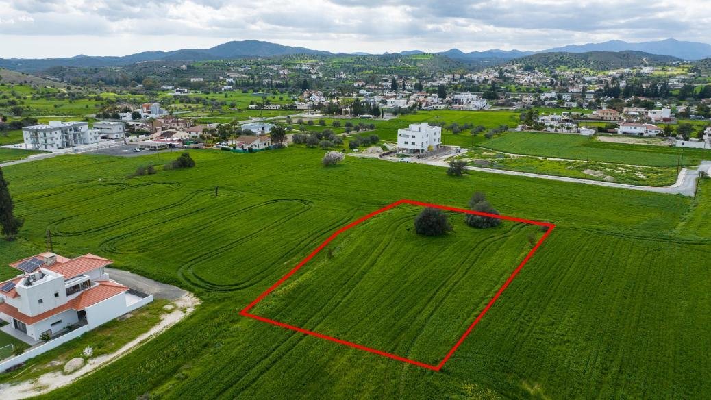 Residential field in Alambra, Nicosia photo 2