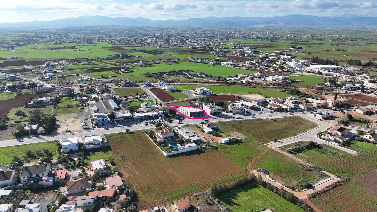 Commercial building in Kokkinotrimithia, Nicosia photo 4