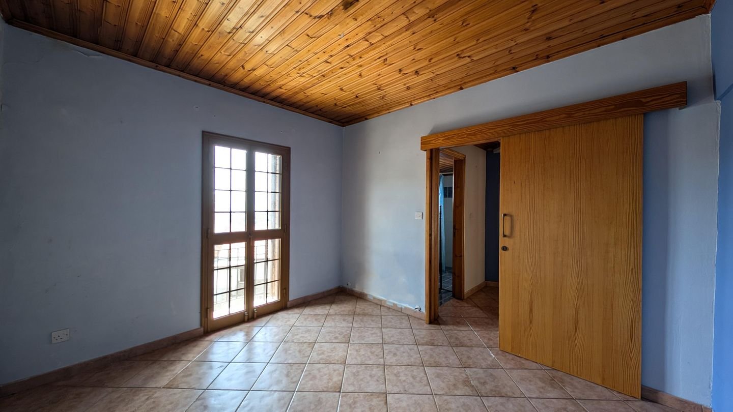 Three-storey building in Chandria, Limassol photo 13