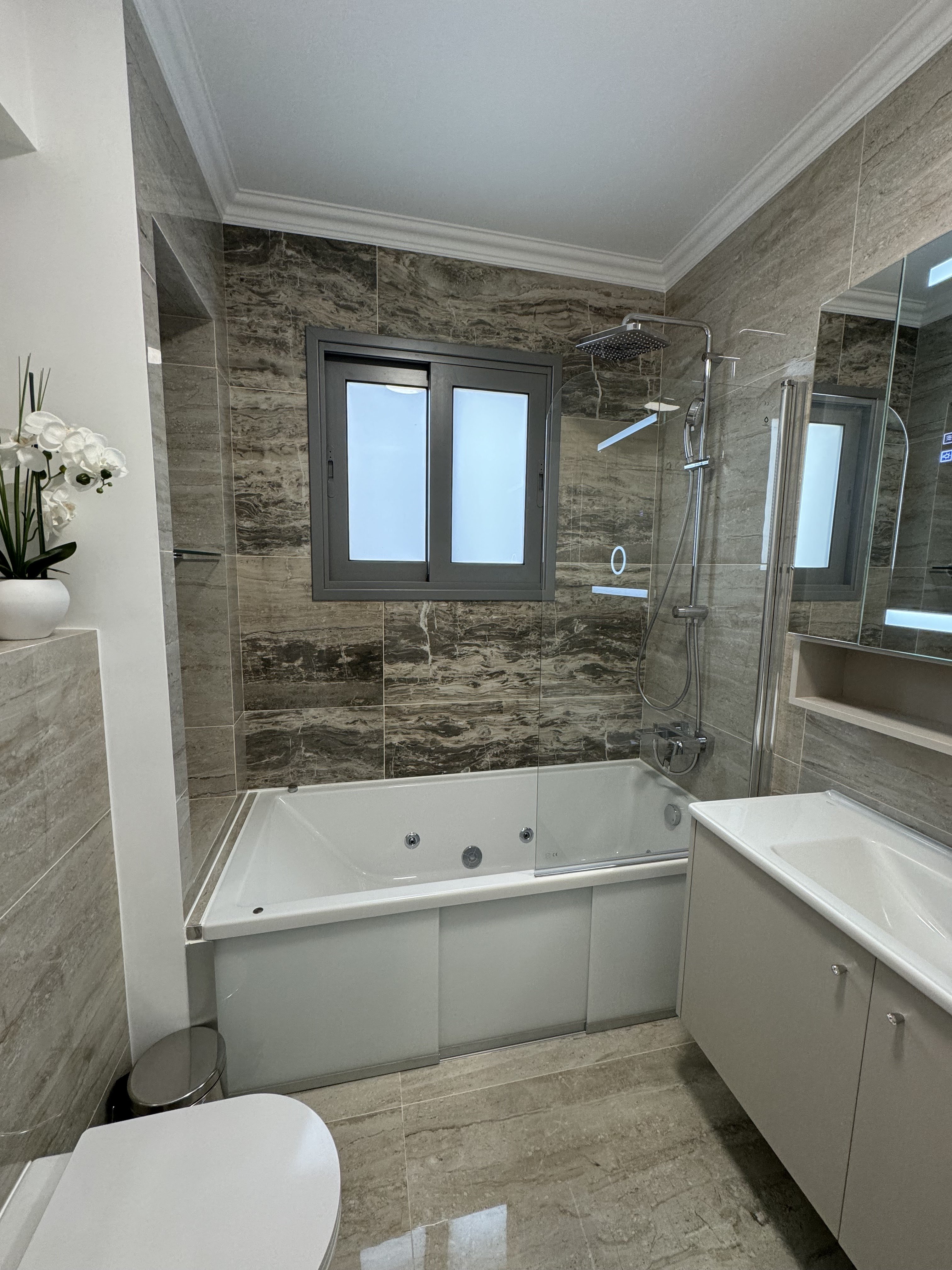 4+1 BR whole-floor Penthouse with rooftop garden in Potamos Germasogeias, Limassol photo 17