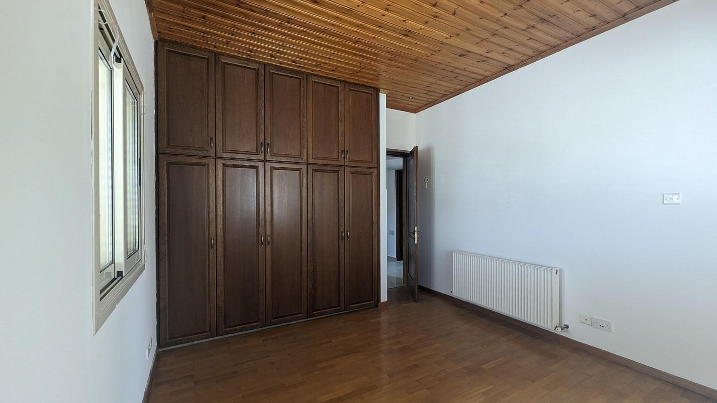 Four bedroom house with attic, in Lakatamia, Nicosia. photo 24