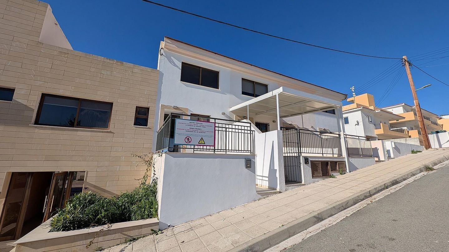 Two-Storey 2-Bedroom Apartment in Tala, Paphos photo 6