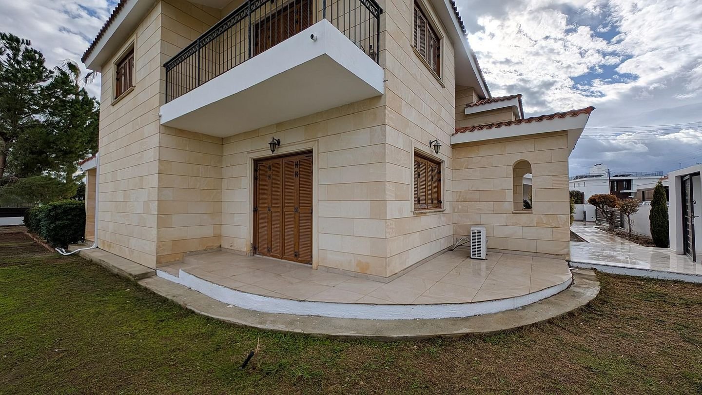 Luxurious Mansion in Agios Georgios, Latsia, Nicosia photo 43