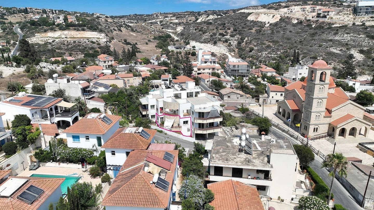 Modern 1-Bedroom Apartment, Agios Tychon, Limassol photo 2