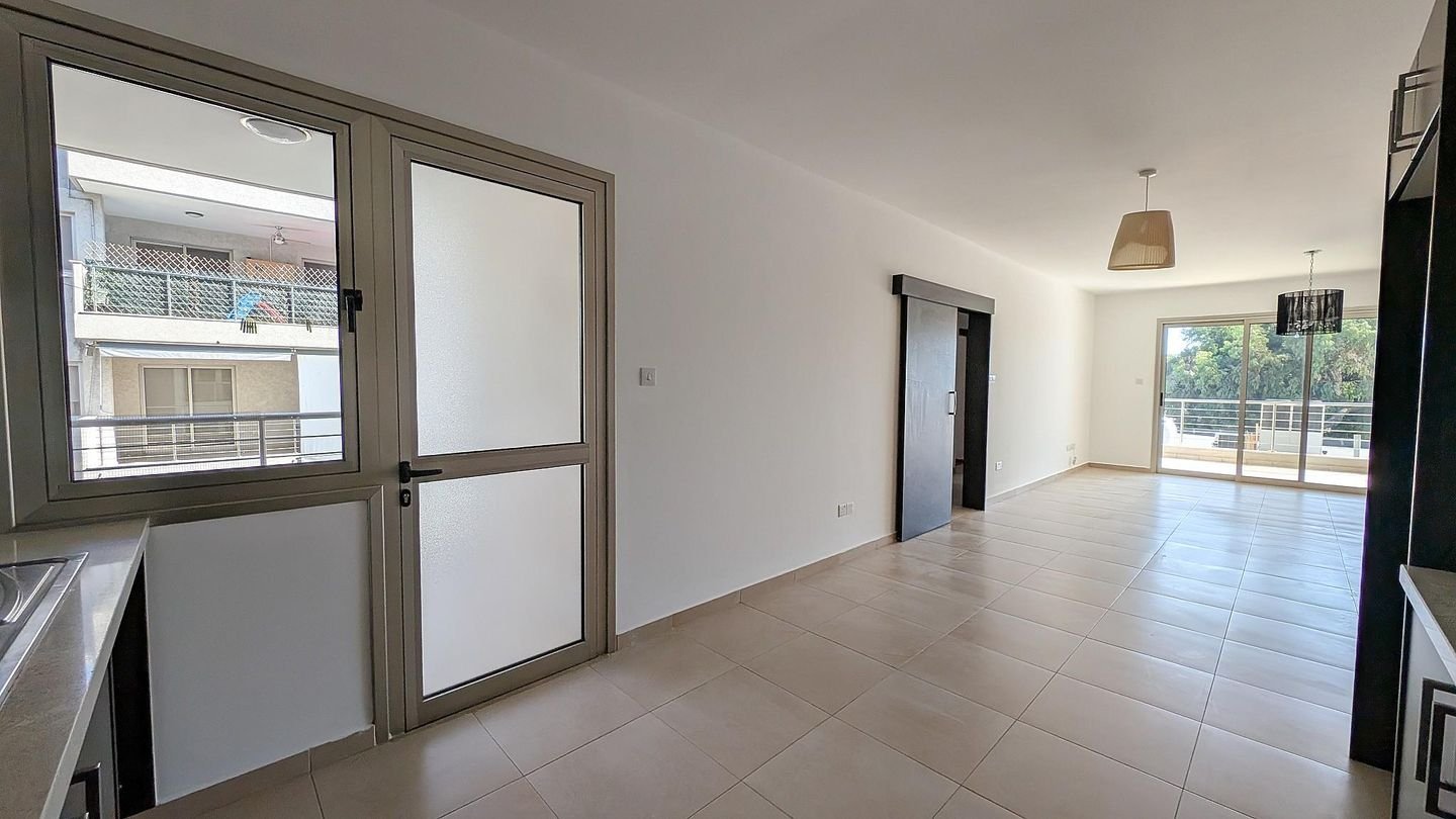 Three Bedroom Apartment in Ypsonas, Limassol photo 10