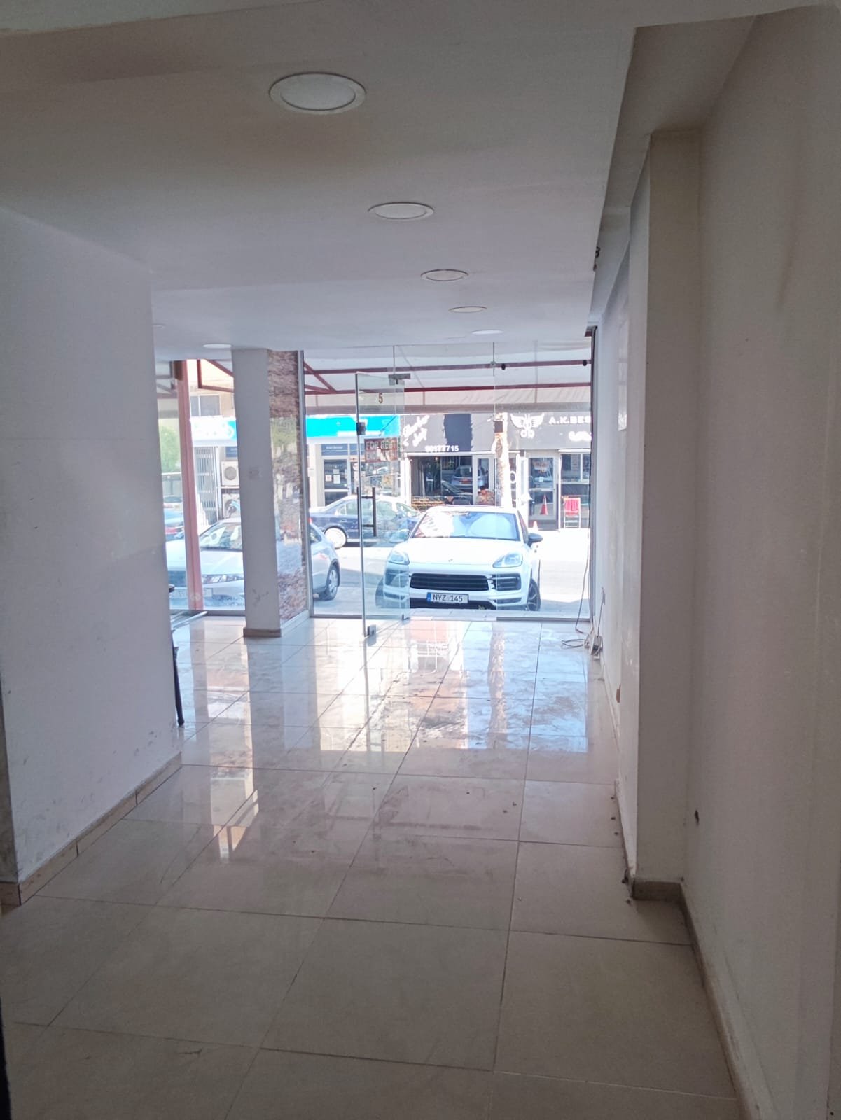 Commercial space for rent in Neapolis, Limassol photo 3