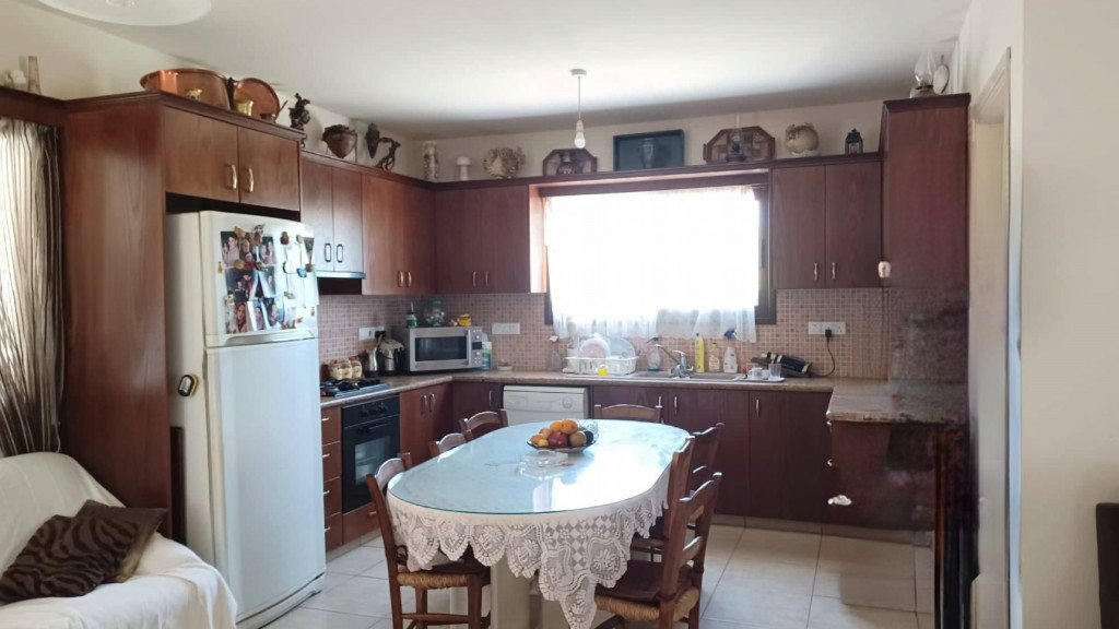 3 BR House in Agios Therapon, Limassol photo 4