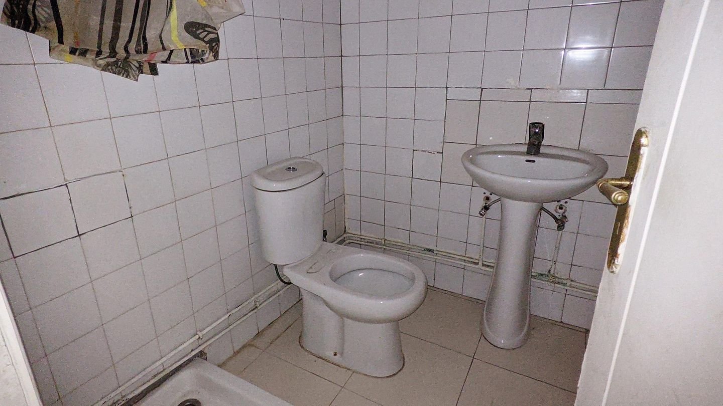 Mixed use building in Trypiotis (Old Town), Nicosia photo 5