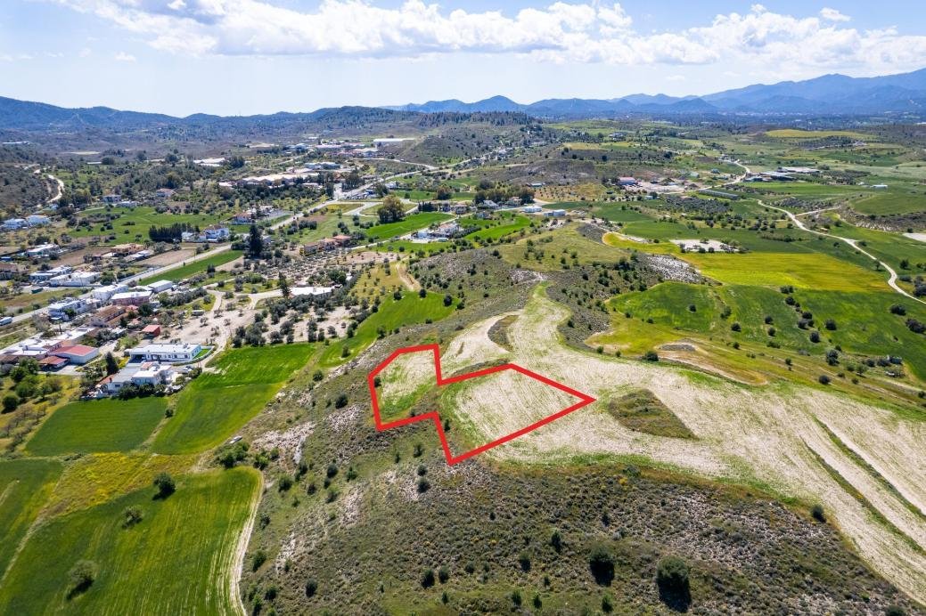 Shared residential field in Agia Varvara, Nicosia photo 4