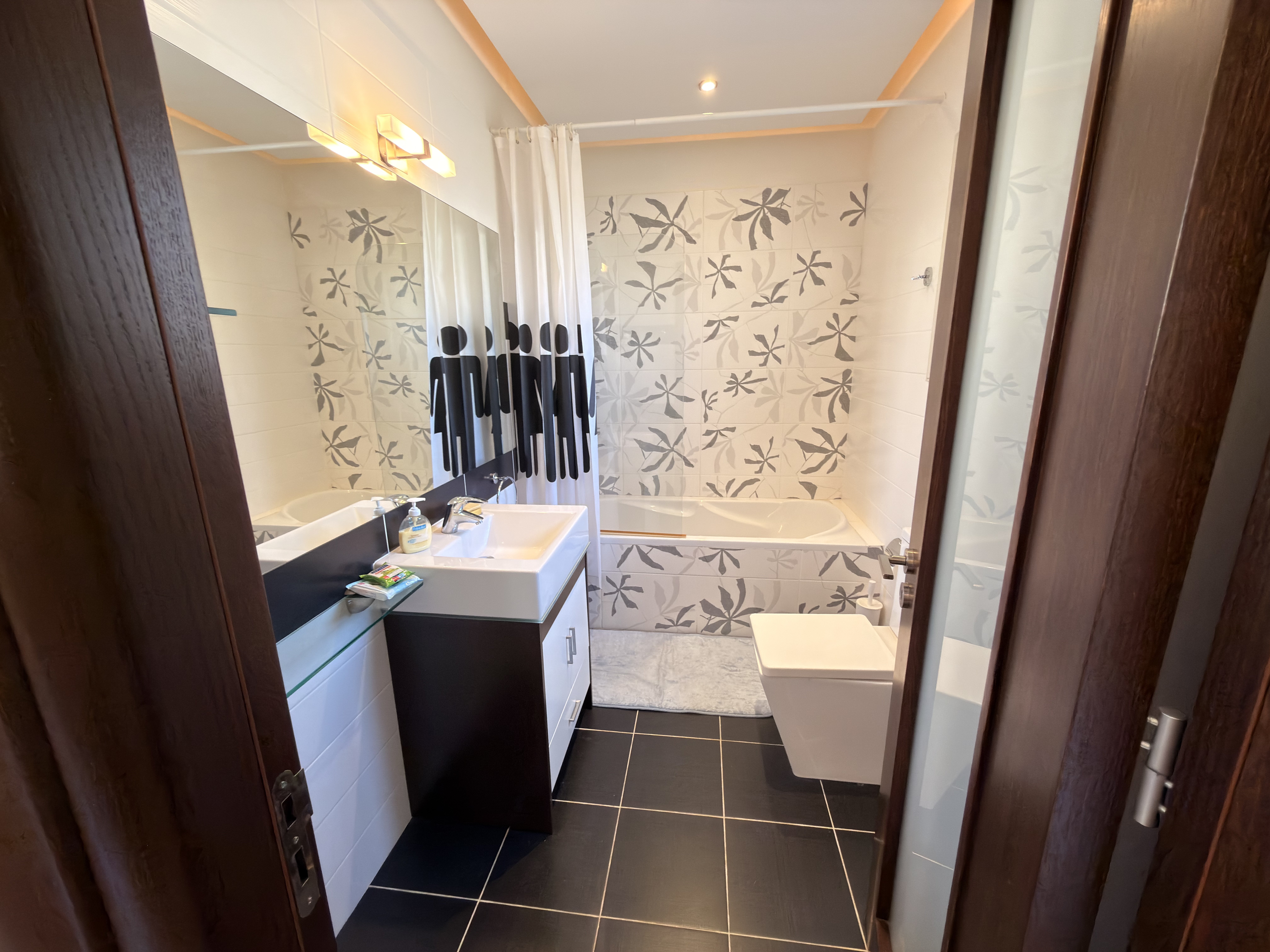 4 BR Villa in Germasogeia, Limassol photo 14