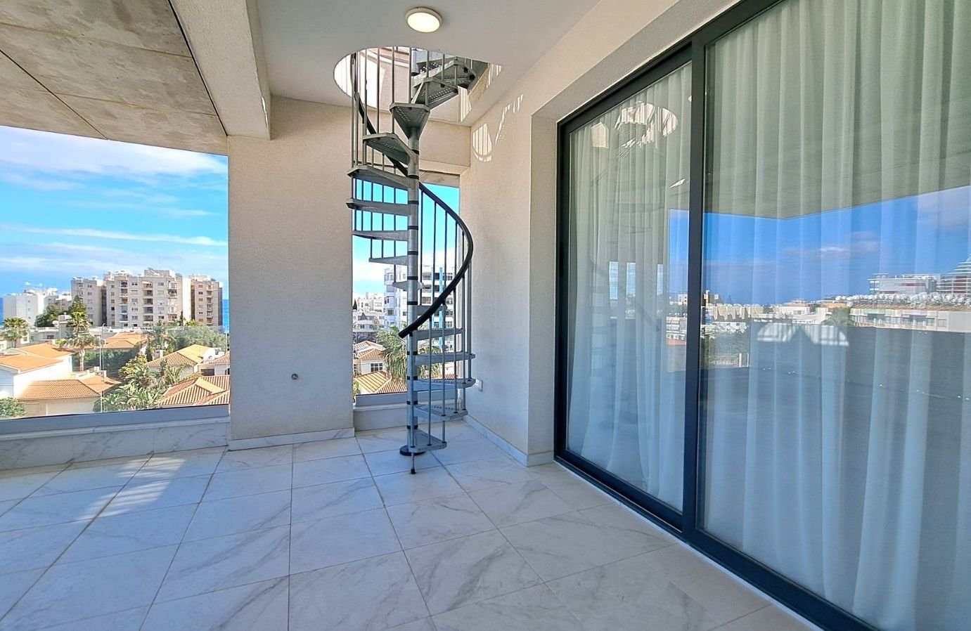 2 BR Penthouse in Germasogeia, Limassol photo 10