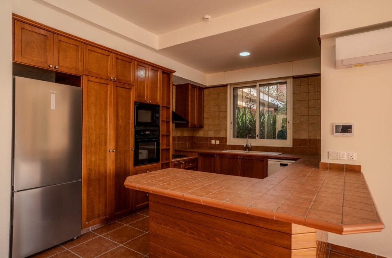 5 BR Detached House in Ypsonas, Limassol photo 6
