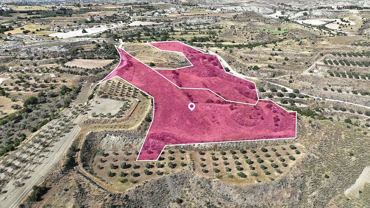 Two adjacent Agricultural Fields in Pera, Nicosia photo 4