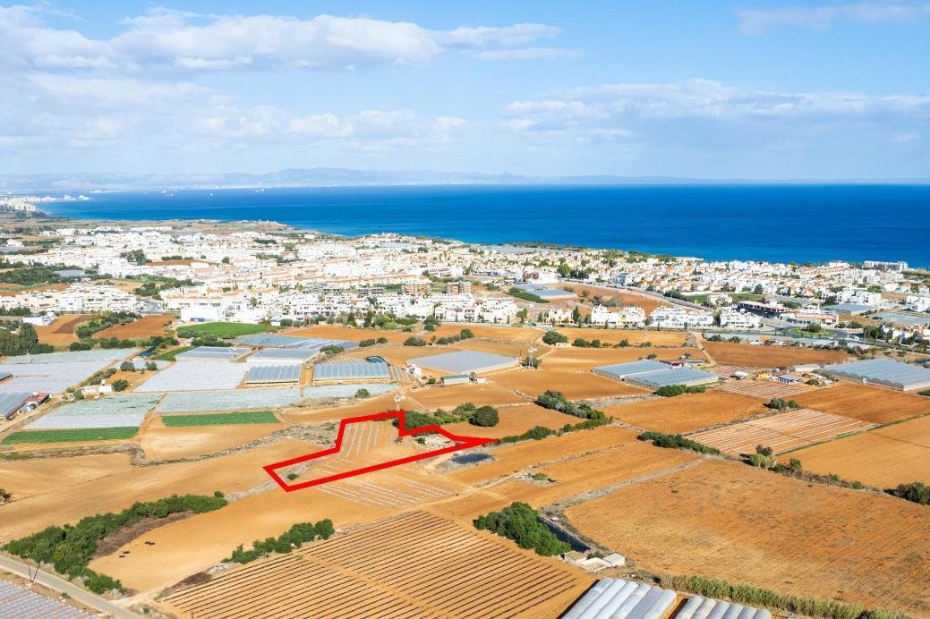 Shared residential field in Paralimni, Famagusta photo 2