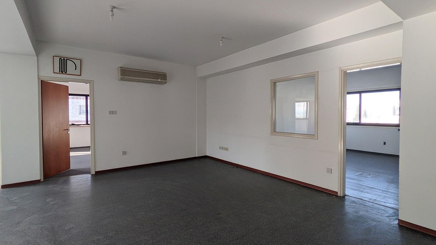 Whole Floor Office Unit in Larnakos Avenue, Nicosia photo 12