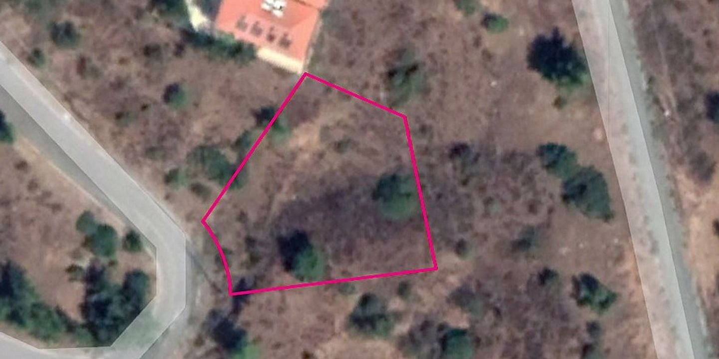Residential Plot in Evrychou, Nicosia photo 3