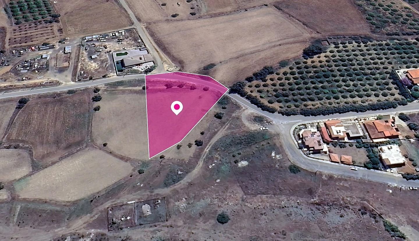 Residential field in Peristerona, Nicosia photo 3