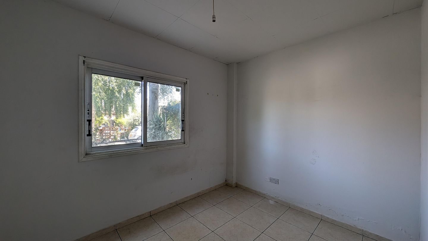 Three-storey building, located in Kaimakli, Nicosia photo 8