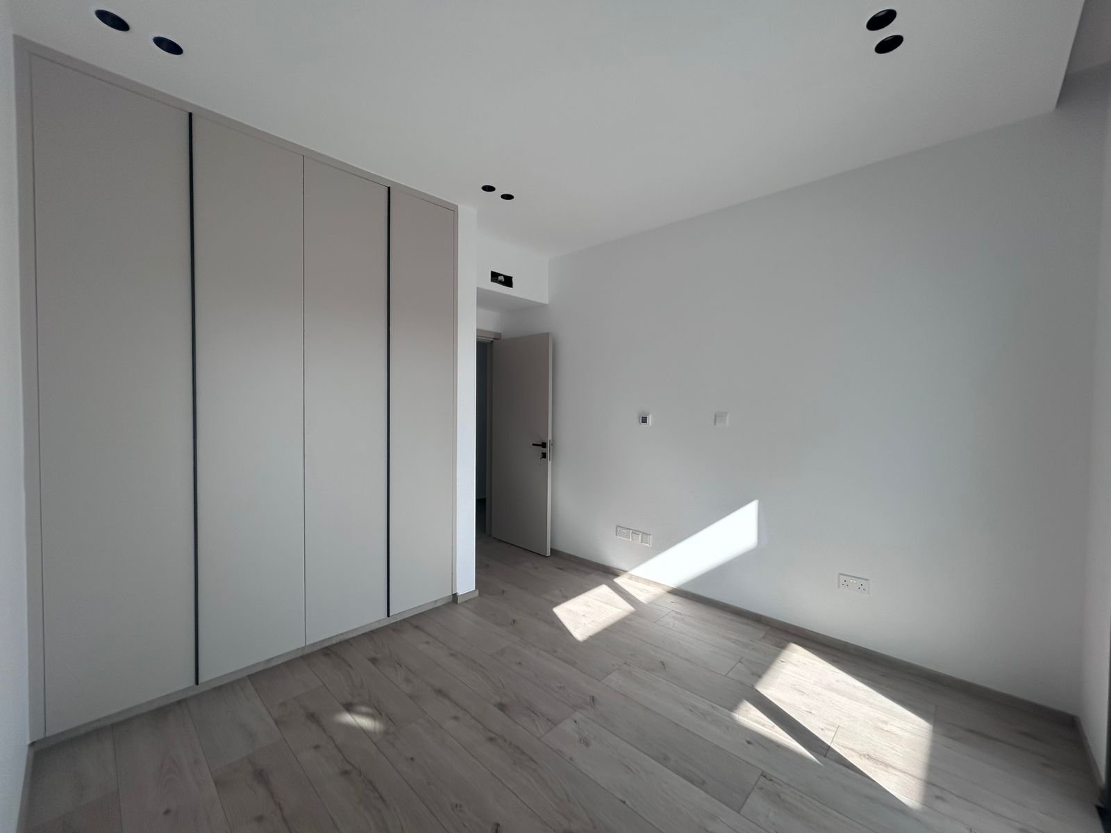 3 BR Penthouse in Kato Polemidia, Limassol photo 5