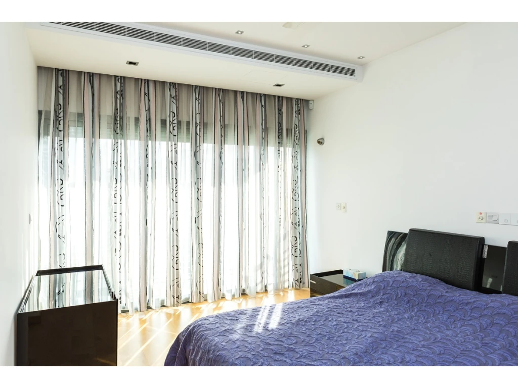 4 BR Penthouse in Neapolis, Limassol photo 10