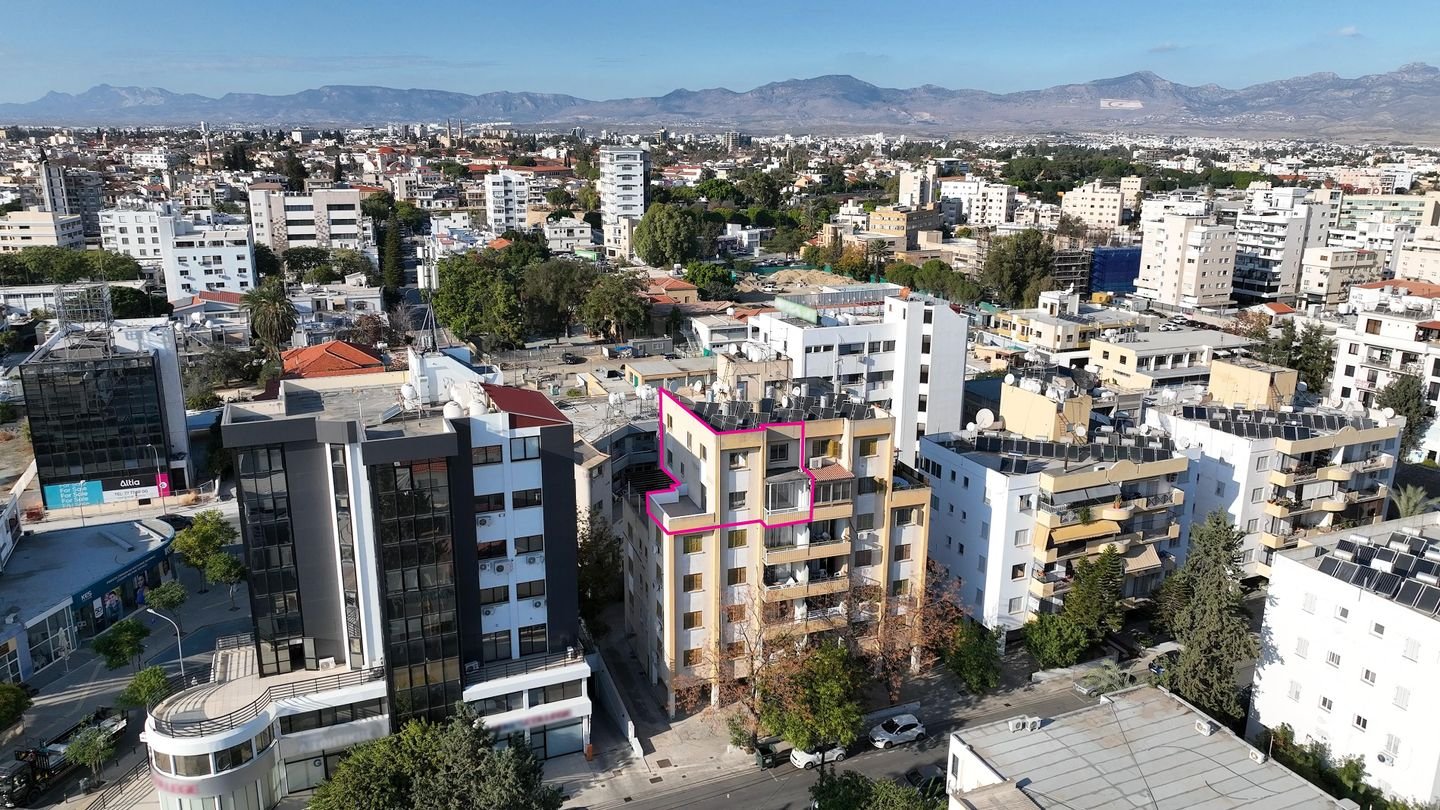 Sizeable Duplex Apartment in Ayios Antonios, Nicosia photo 2