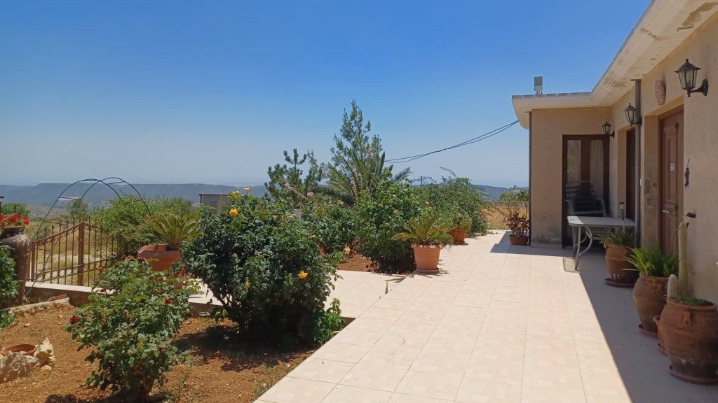 3 BR House in Agios Therapon, Limassol photo 2