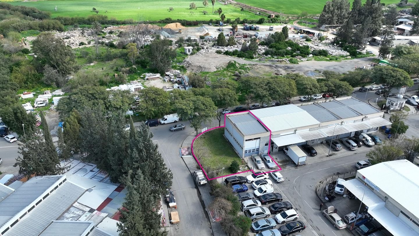 Ground floor industrial unit in Kaimakli, Nicosia photo 3