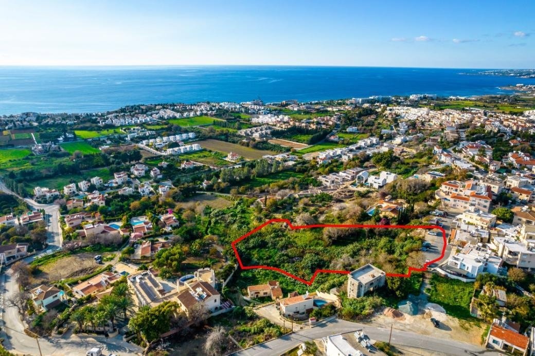 Shared residential field in Chloraka, Paphos photo 2