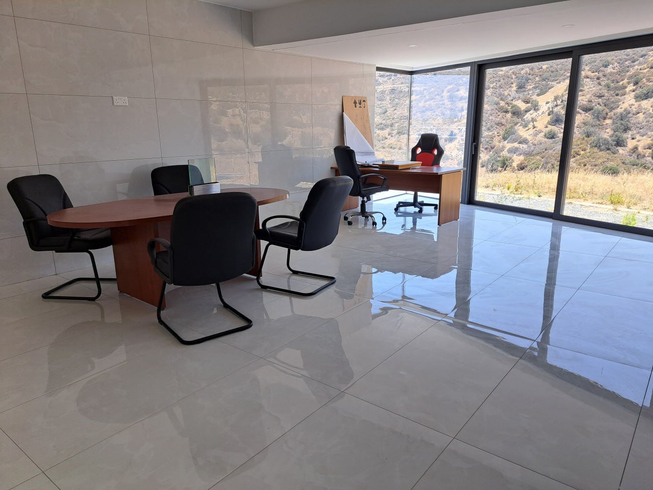 4 BR Luxury Villa in Agios Tychonas, Limassol photo 6