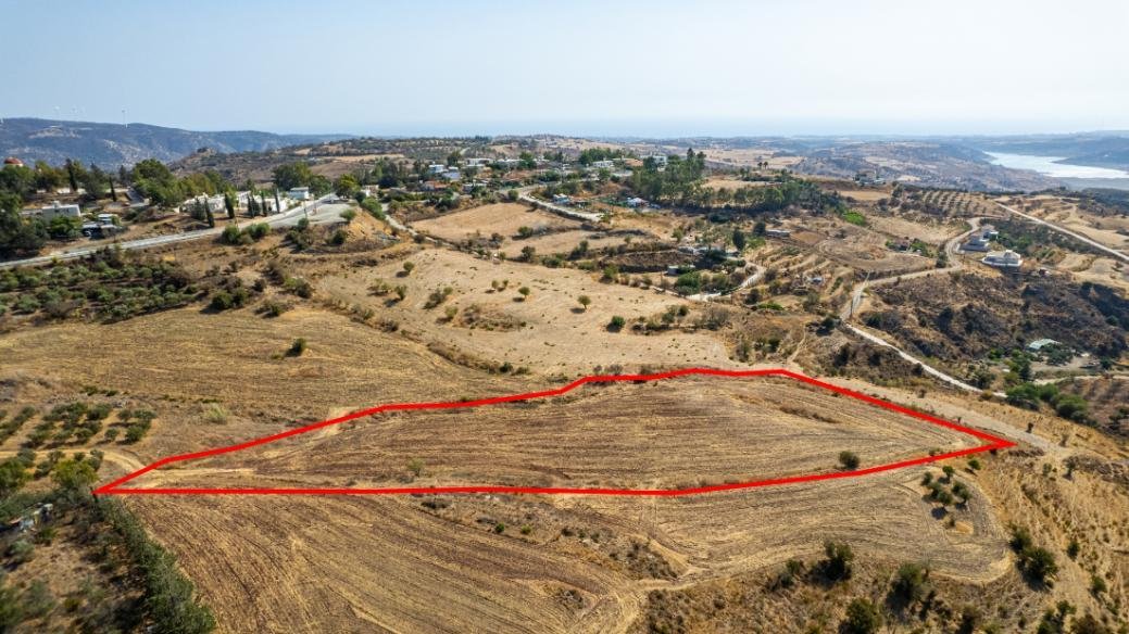 Residential field in Choletria, Paphos photo 4