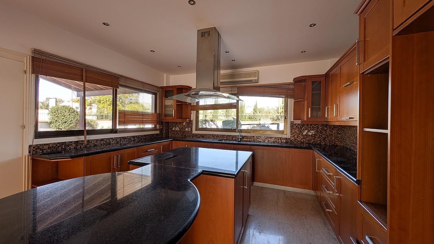 Four Bedroom Luxury Mansion with Private Pool in Pyla, Larnaca photo 24