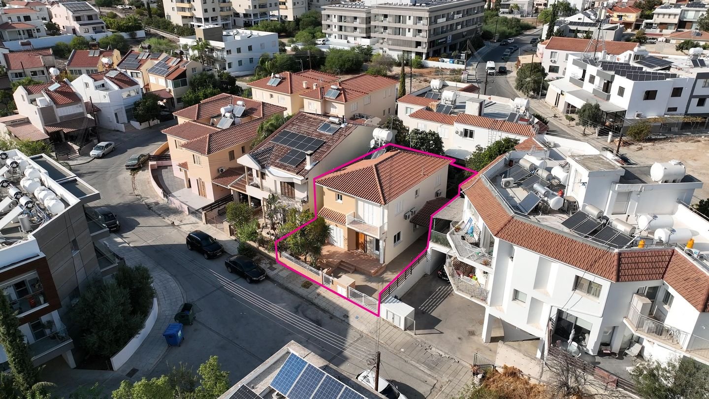 Two storey detached house in Engomi, Nicosia photo 3