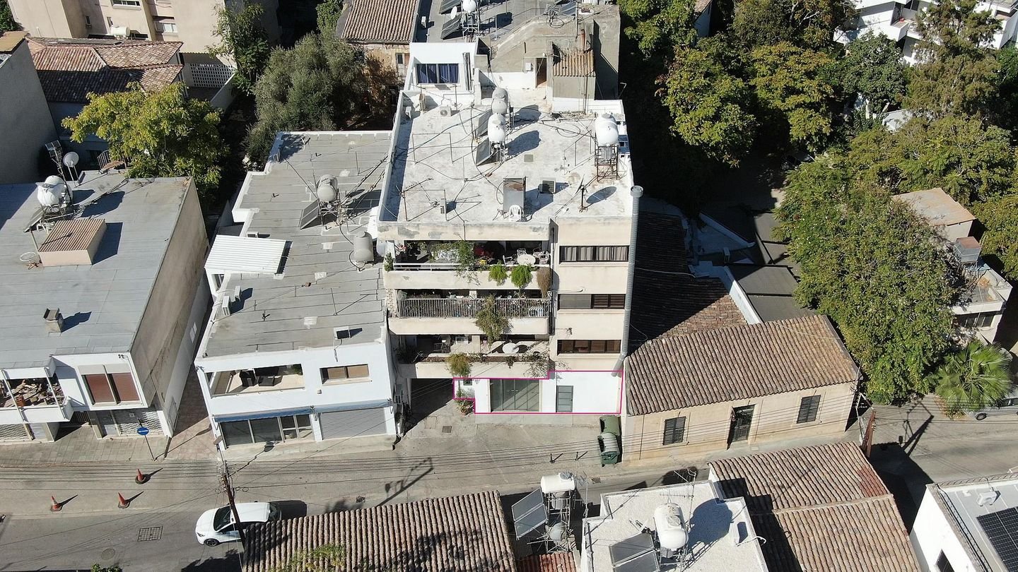 Shop in city center, Agioi Omologites, Nicosia photo 4