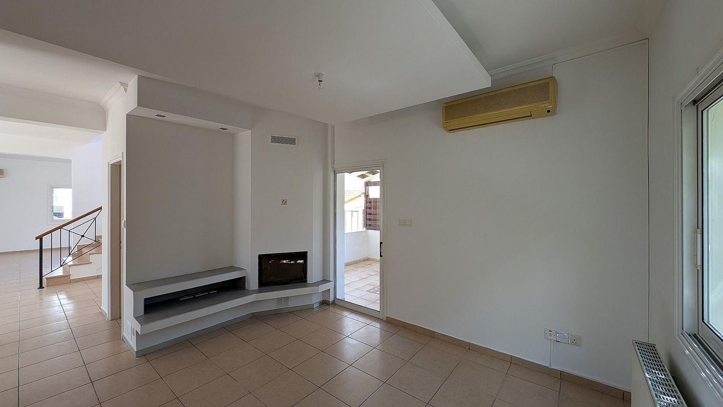 Spacious 4+1 Bedroom Detached Home with Basement Studio in Engomi photo 11