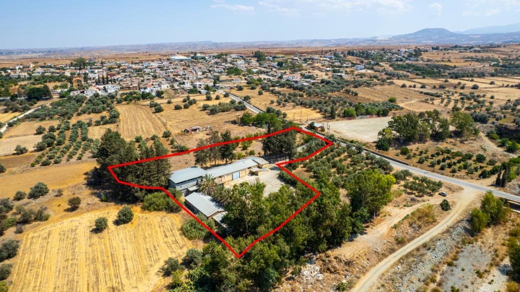 Industrial warehouse in Orounta, Nicosia photo 12