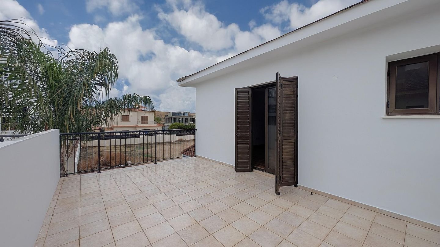 Elegant 3-bedroom semi-detached house in Engomi, Nicosia photo 27