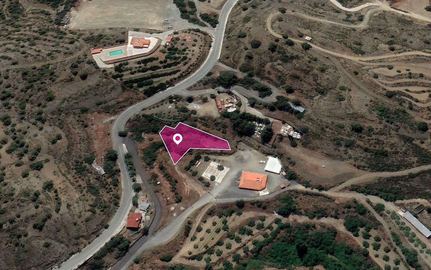 Field in Agioi Vavatsinias, Larnaca photo 2