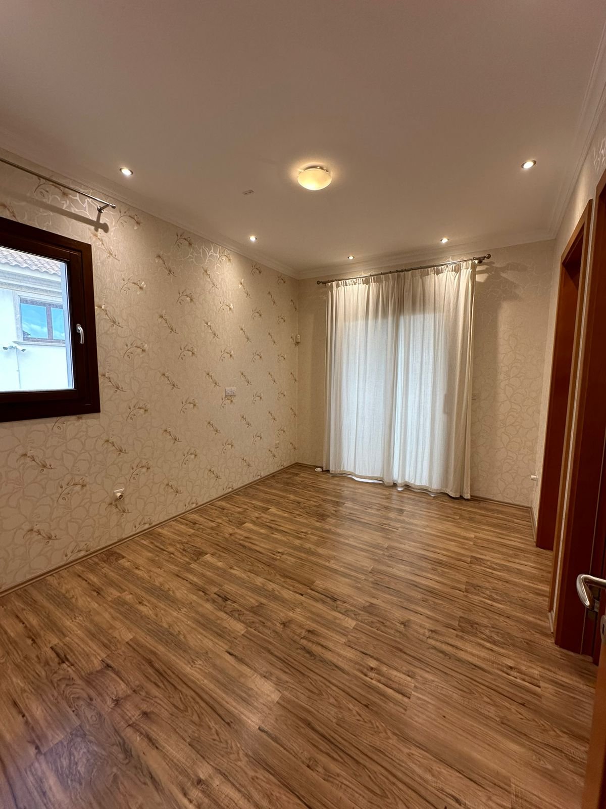 4 BR Villa in Mouttagiaka, Limassol photo 10